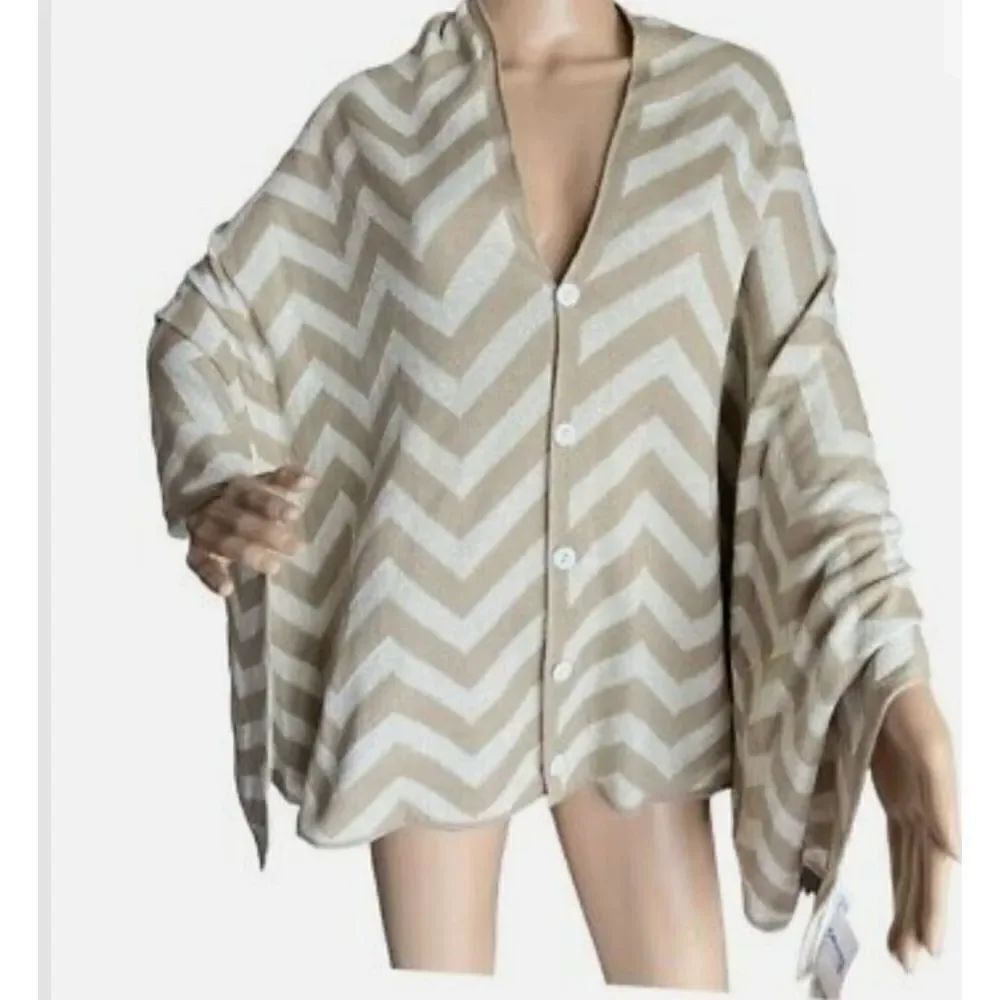 Versatile Poncho/Scarf - Picture 5 of 9